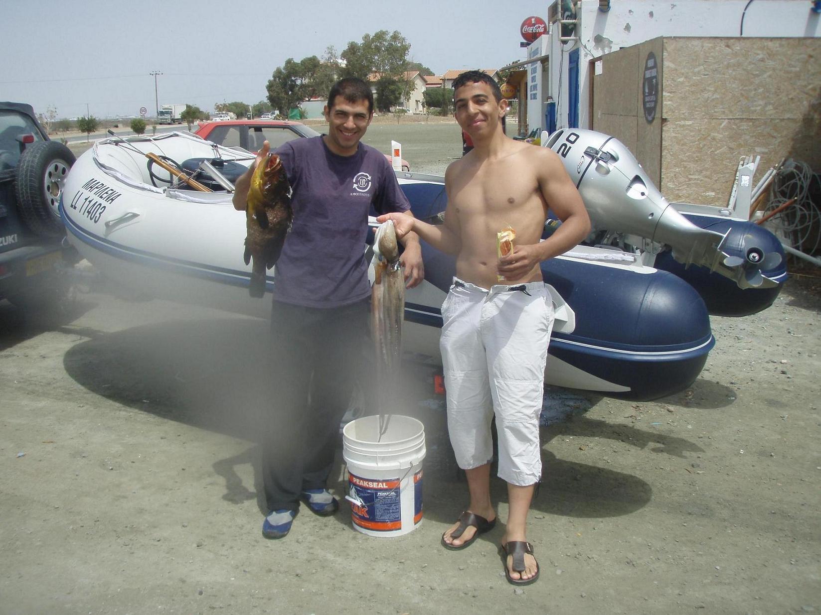 Οροφος 3κιλα στον φαρο με το Πετρο  και το Λουη!!!!!!